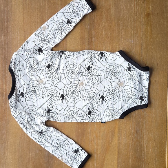 Kyte BABY Spider Web Long Sleeve Bodysuit 6-12m Halloween - Picture 3 of 5